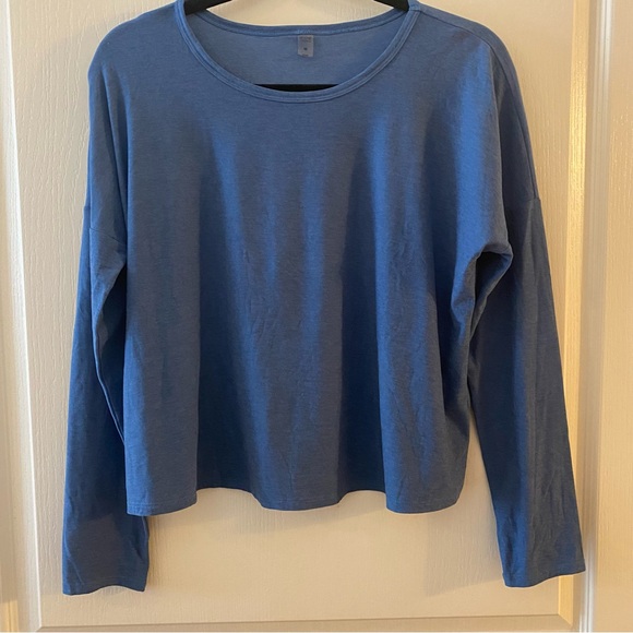 Beyond Yoga Tops - BEYOND YOGA Spacedye Featherweight Crew Neck Long Sleeve in Sky Blue Heather - M